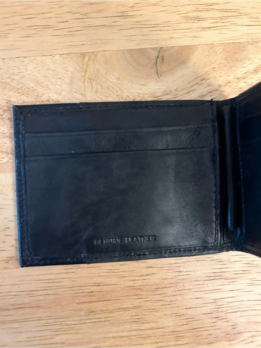 Dockers Genuine Leather Men's Slim Extra Capacity Bifold Wallet.